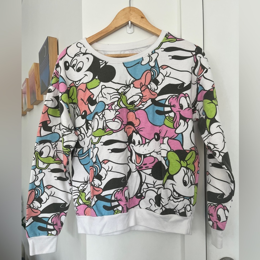 #26 Disney Mickey Mouse white and colourful sweatshirt